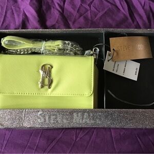 Small bag, multi use as a clutch or cross body.